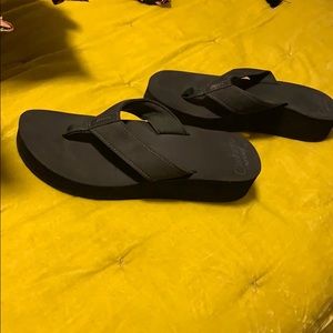 Reef black platform flip flop